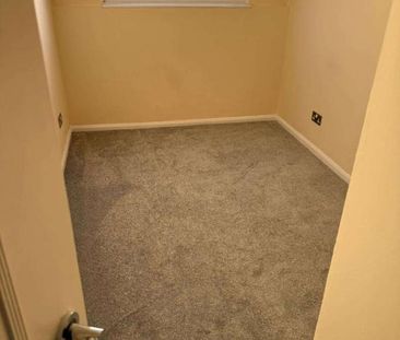 Ware, SG12 - Photo 4