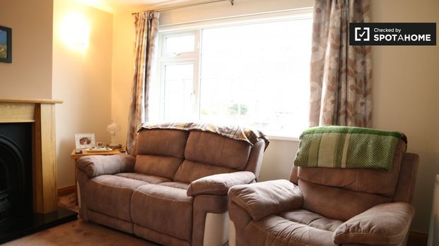 Room in 4-bedroom apartment in North Central Area, Dublin - Photo 1