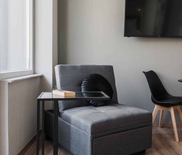Airy Apartment at WYZ Athens - Photo 6