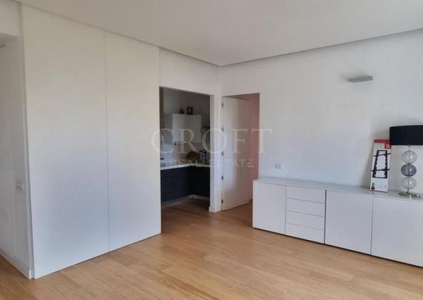 Parioli-Piazza delle Muse: Restored 3 bedroom, 3 Bath, spacious living, kitchen, balcony, near park, master bed & 2 single bedrooms. Ref 1045