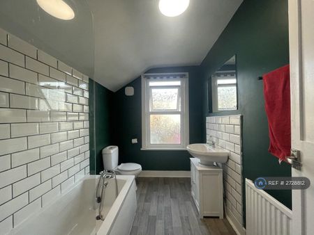 2 bedroom terraced house to rent - Photo 4