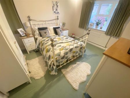 3 bedroom detached bungalow to rent - Photo 4