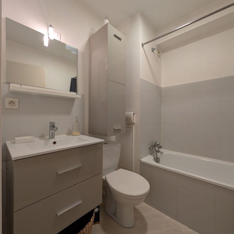 "LE GRANDMONT" - Location Appartement joue les tours : 18.58 m2 - Photo 1