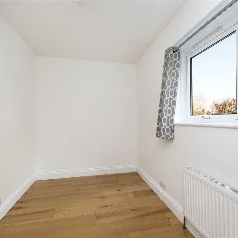 1 bedroom flat in 56-58 Richmond Hill - Photo 2