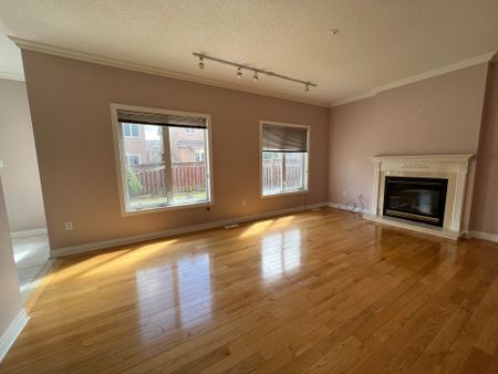 For Lease - 105 Elmrill Road, Markham, Ontario - Photo 2