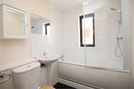 2 bedroom semi-detached house to rent - Photo 5