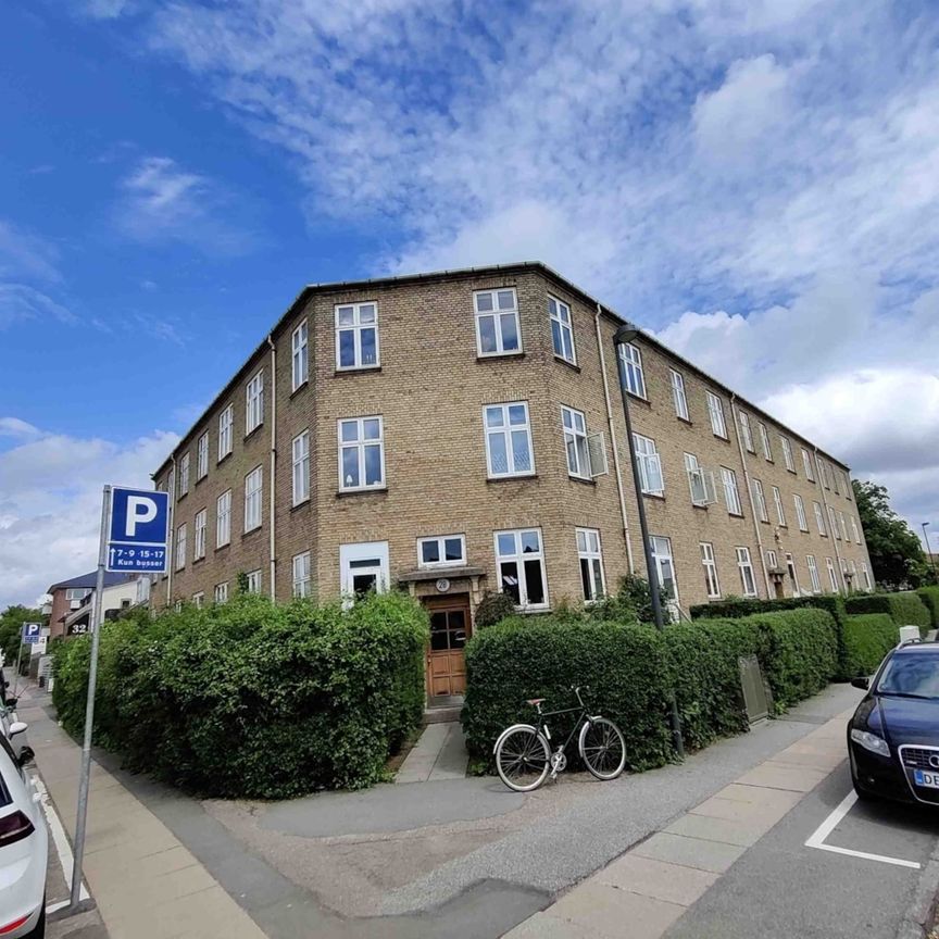 Rigtig dejlig lejlighed med en god beliggenhed | Vanløse - Photo 2