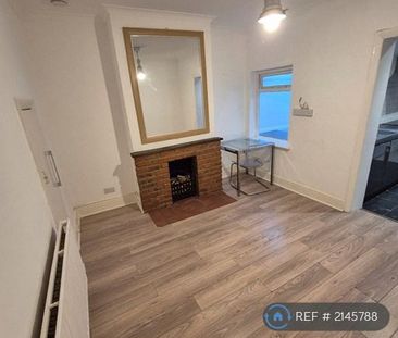 3 bedroom terraced house to rent - Photo 4