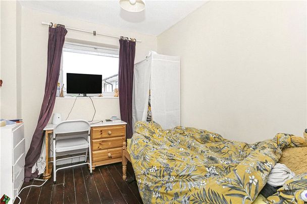 Guildford Park Avenue, Guildford, Surrey, GU2 7NN - Photo 1