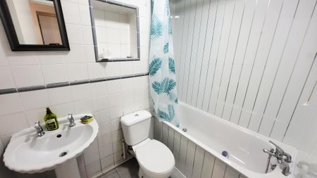 Mandeville Court, London - Photo 4