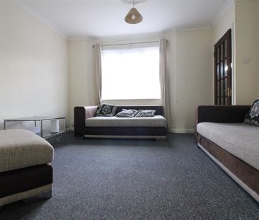 Oakdene Road, Uxbridge - Photo 2