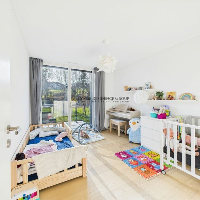 Exclusive living with private outdoor space - Photo 1