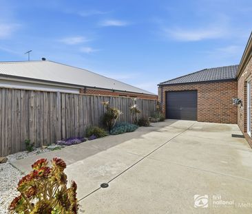 Perfect Family Living in a Prime Arnolds Creek Location - Photo 2