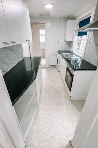 2 Bed Terraced House, Cowper Street, LU1 - Photo 5