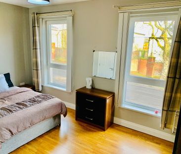 Duncairn Gardens, Room 3, All Bills Included, Belfast, BT15 2GN - Photo 1