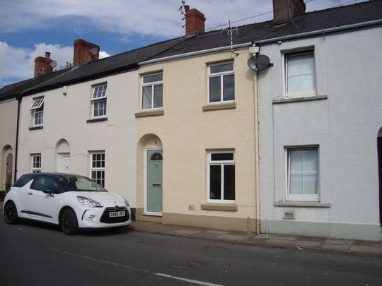 2 bedroom terraced house to rent - Photo 1