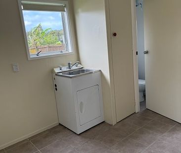 Newly renovated 3 bedroom home - Photo 1