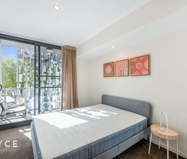 Inner City Living! - Photo 3