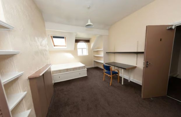 7 Bed - 31 Richmond Road, Headingley, Leeds - LS6 1BX - Student - Photo 1