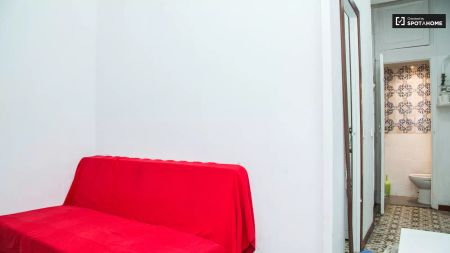 Room in a shared 3-bedroom apartment for rent in El Raval - Foto 5