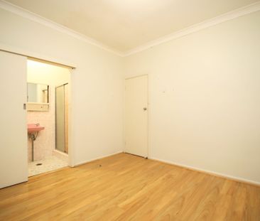 Neat & Cozy One-Bedroom Home in a Convenient Location - Photo 4