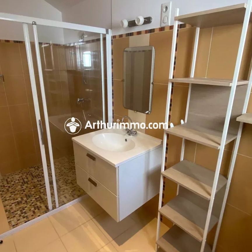 Location Maison 6 pièces 116 m2 à Matha - Photo 1
