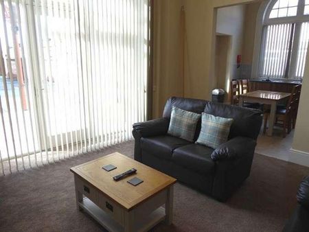 Victoria Park Apartments, Barrow-in-furness, LA14 - Photo 2