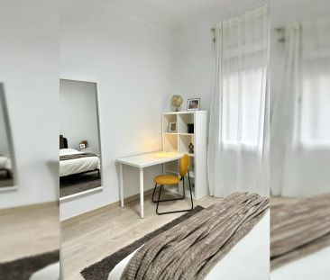 Amazing room for rent in 5-bedroom apartment in Madrid - Photo 5