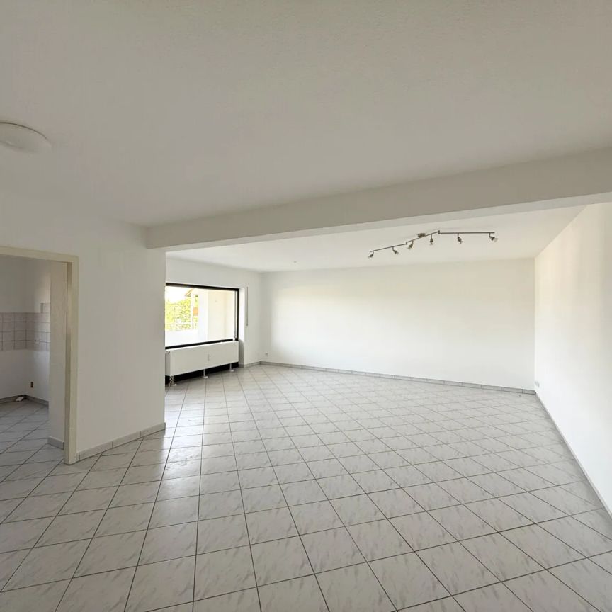 Helle 3,5-Zimmer-Komfortwohnung mit Balkon, Weitblick und Pkw-Stellplatz - Foto 1