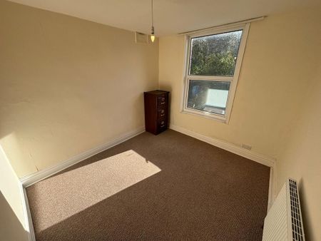 3 bedroom end of terrace house to rent - Photo 5