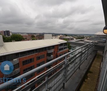 2 bed Flat for Rent - Photo 2