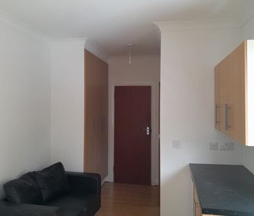 Room in a Shared House, Fallaize Avenue, IG1 - Photo 1
