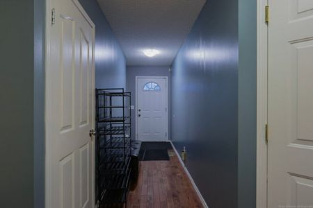 Fully Furnished 2 Bedroom Townhouse In Citadel – Move In Ready - Photo 3