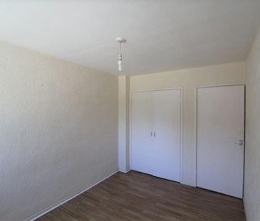 2 bedroom ground floor flat to rent - Photo 2