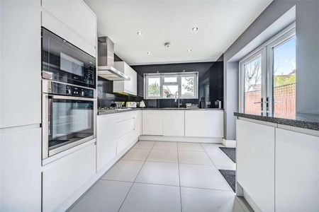 Woking, Surrey, GU21 - Photo 5