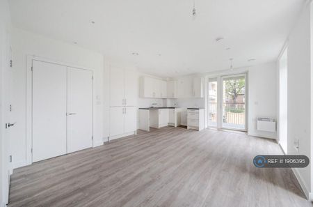 1 bedroom flat to rent - Photo 3