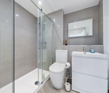 4 bedroom semi-detached house to rent - Photo 6