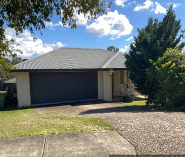 Spacious Family home close to schools - Photo 4