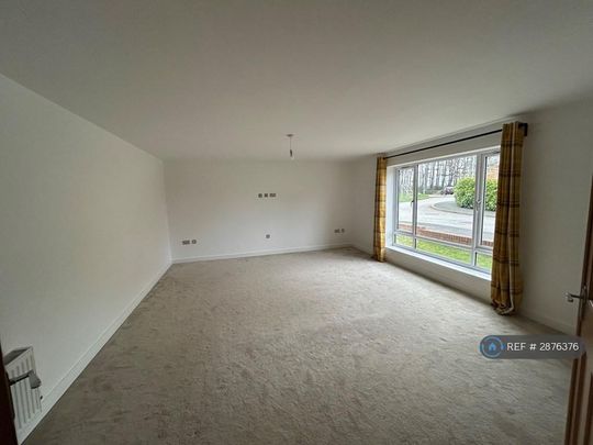 5 bedroom detached house to rent - Photo 1