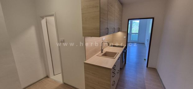 Pronájem bytu 1+kk 33 m² - Photo 1