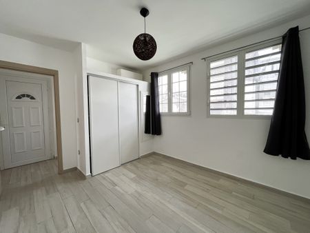 Location Appartement 2 pièces 47m² POINTE A PITRE 97110 - Photo 2