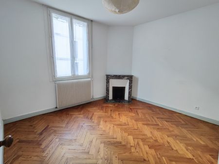 CHARTRONS / EMILE COUNORD - T4 85M² + TERRASSE - Photo 2