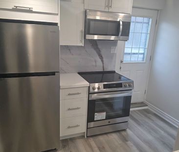 For Lease - 60 Beston Drive, Hamilton, Ontario - Photo 2