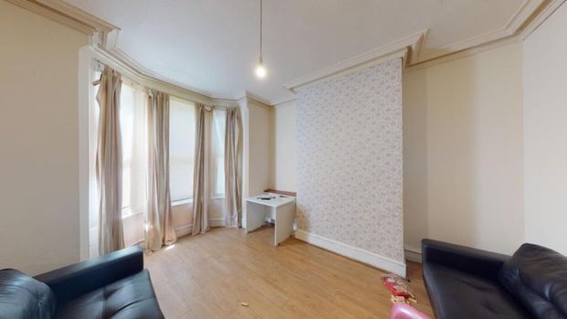 7 bedroom semi-detached house to rent - Photo 1