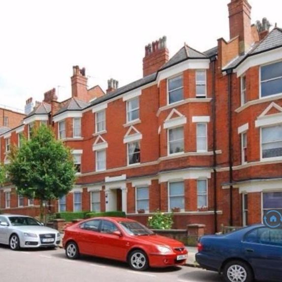 3 bedroom flat to rent - Photo 1