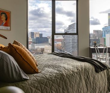 Excellent position | Luxe amenity | White goods included - Photo 3