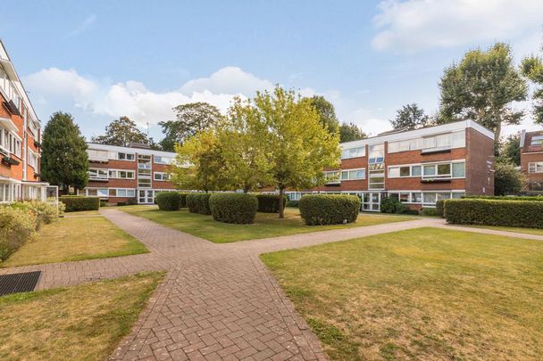 2 bedroom flat in Kings Road - Photo 1