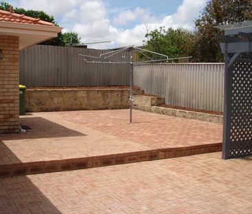 10 Sprigg Place, Booragoon - Photo 2