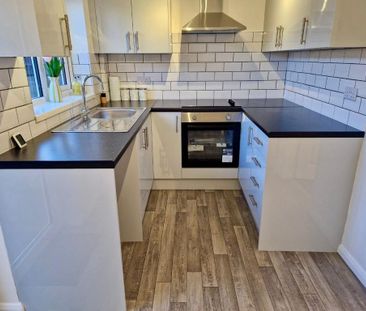 2 bedroom link detached house to rent - Photo 1