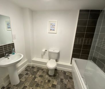 Ffordd Watkins, Birchgrove, SA7 0HP - Photo 4